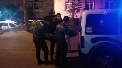 Son dakika haber! Babasıyla kavga eden genç sinir krizi geçirerek bıçakla kendisini yaraladı