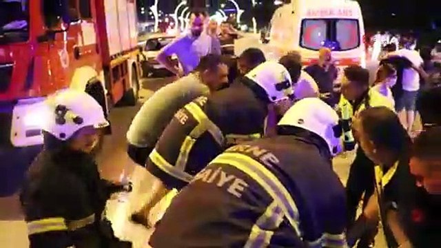 Edirne'de 6 kişinin yaralandığı kazada ortalık savaş alanına döndü