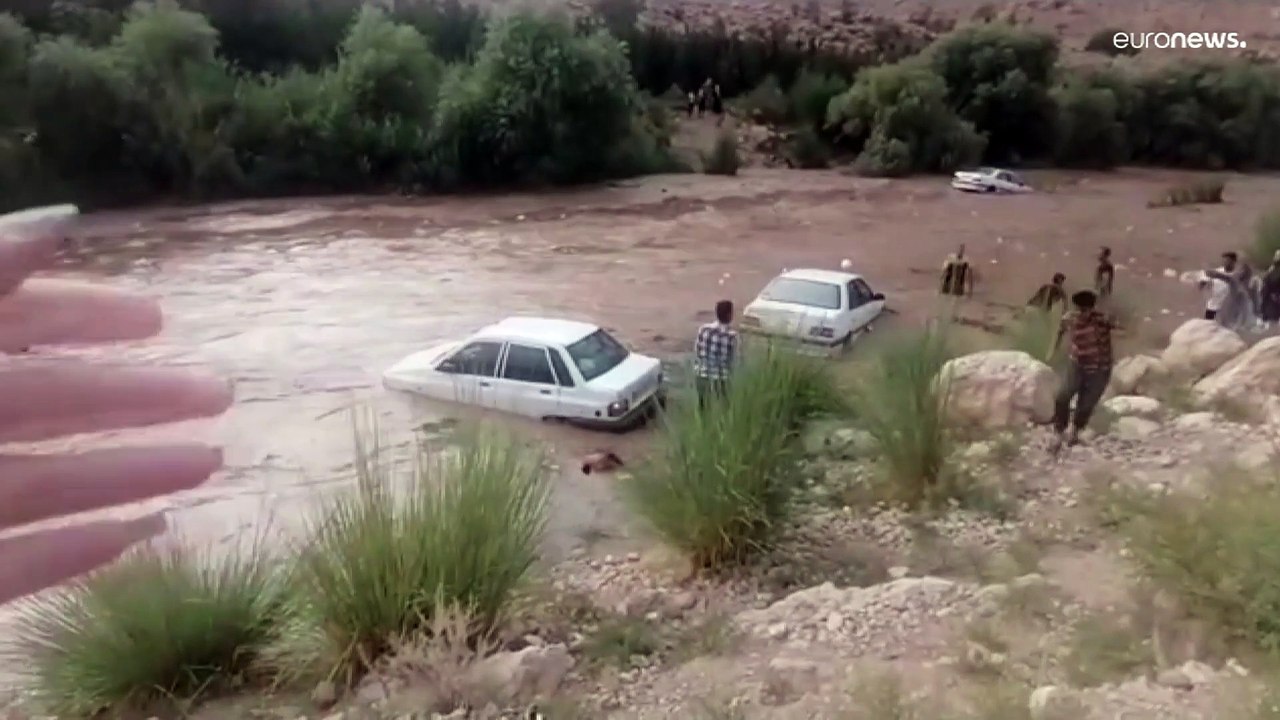 مقتل 18 شخصا على الأٌقل جراء سيول جارفة ضربت جن...
