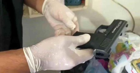 Kurusıkı tabancaları gerçek silahlara çeviren adrese polis baskını