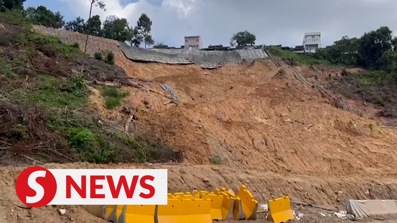 Soil erosion occurs in Taman Bukit Permai 2 near landslide area