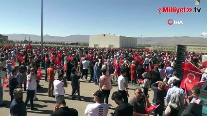 Türk Yıldızları ve Çelik Kanatlar’ın uçuş gösterisi nefes kesti