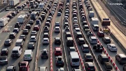 Sabato di super-traffico da esodo: code a Dover, traghetti presi d'assalto a Spalato