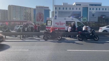 Zeytinburnu'nda zincirleme trafik kazasında 3 kişi yaralandı