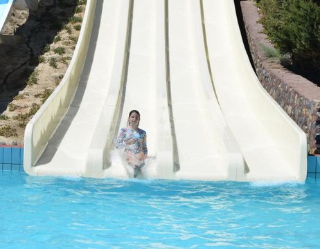 Kuşadası ve Didim plajları, tatilcilerle doldu