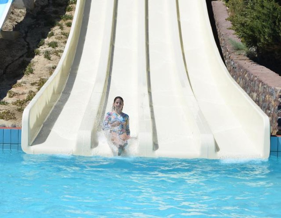 Kuşadası ve Didim plajları, tatilcilerle doldu