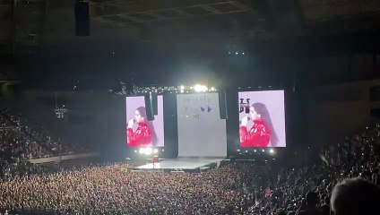 Rosalía canta 'Millonària' en su primer concierto en Barcelona