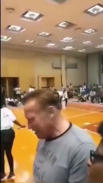 Arnold Schwarzenegger GETS DROP KICKED Attacked While Meeting Fans