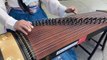 Guzheng performance in Bucun River Park, Australia: see the smoke again! I met two foreign audiences who liked guzheng music and Chinese characters, and Chinese culture. They also compared the history of China and Australia...