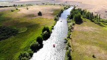 Munzur Çayı'nın serin sularında rafting keyfi