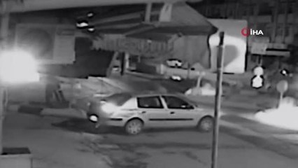 Son dakika haberi... Kaygan yolun sebep olduğu kazalar kamerada