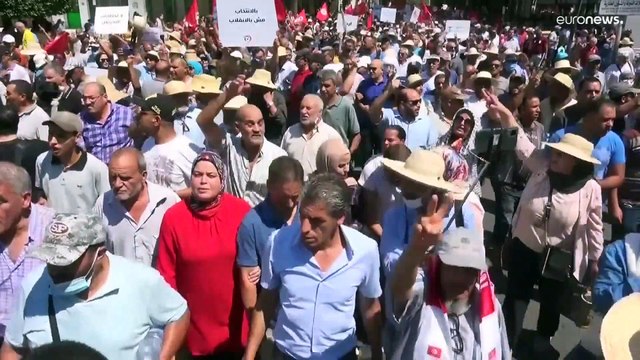 Revolta na Tunísia contra o projeto da nova Constituição do Presidente Kaïs Saïed