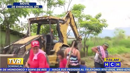 Pick up y turismo colisionan en la calle que conduce a la Col. Brisas de Expocentro #MóvilSPS