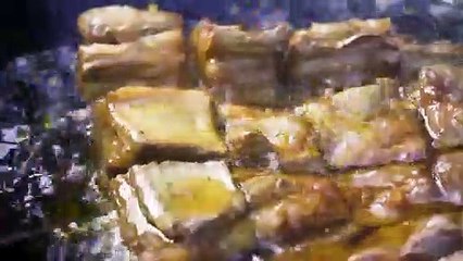 游侠松   脆皮五花肉，8斤五花肉一口气干完，真过瘾！ Two guys eat 8 Jin of streaky pork at a time. It's delicious!