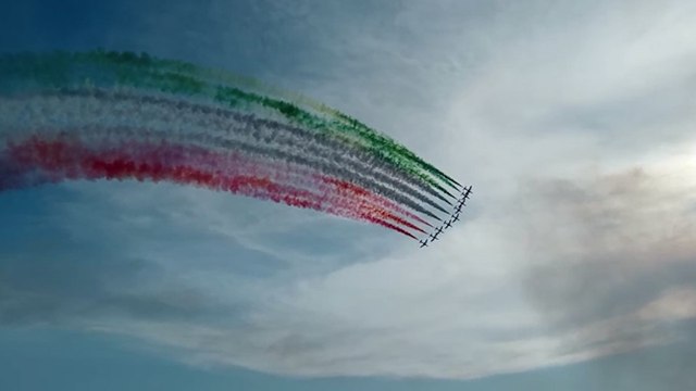 Massa, Frecce tricolori: spettacolo in cielo