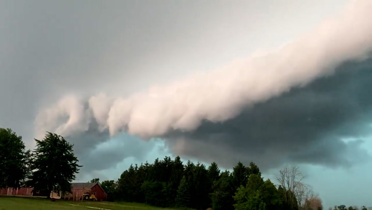 Dark green shelf cloud hovers over Wisconsin
