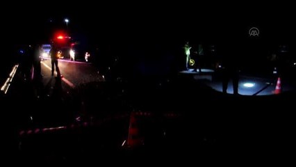 Otomobil traktöre çarptı, 1 kişi öldü, 1 kişi yaralandı