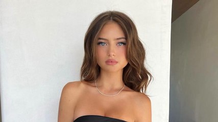 Mit Mega-Sixpack: Leni Klum posiert im Bikini