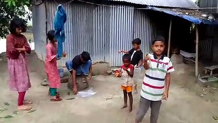 গ্রামের বালকের কথা বলা