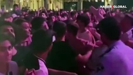 Ünlü rapçi Ceza'nın konserinde skandal kavga: Sahneye atlamak istedi!