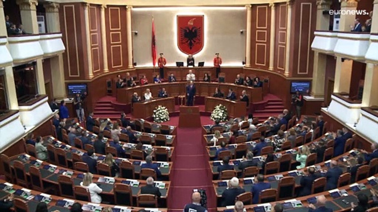 Albanien hat neuen Präsidenten: Bajram Begaj im Parlament vereidigt
