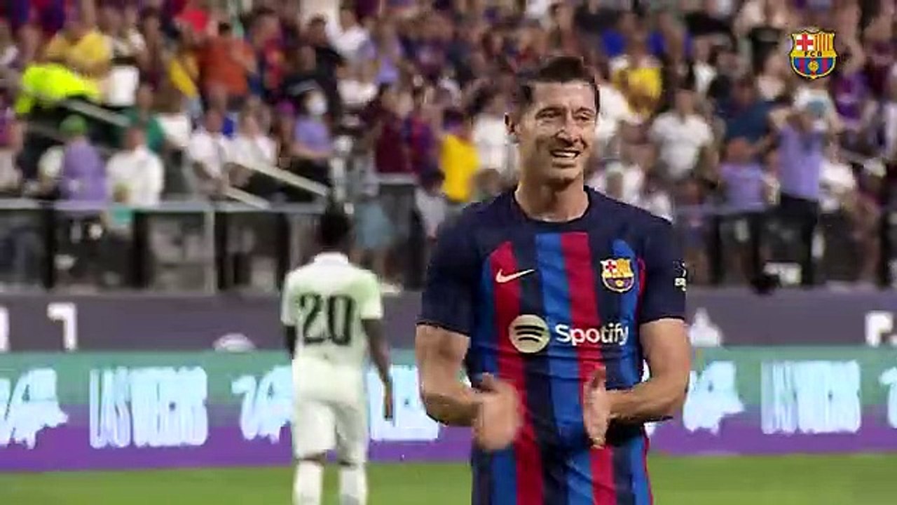 Todos los ángulos del debut de Robert Lewandowski con el Barça / FCB