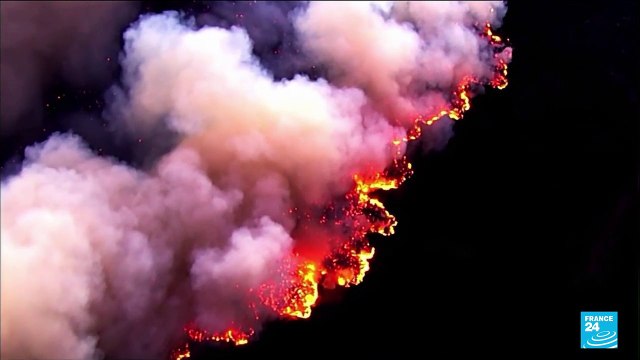 États-Unis : un violent incendie continue de s'étendre en Californie