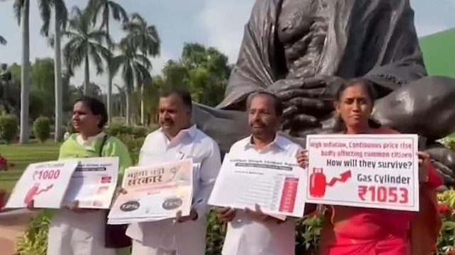 4 Cong MPs suspended from LS for entire Monsoon session; Mamata breaks her silence on Partha Chatterjee's arrest; more