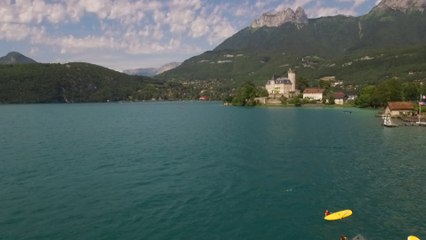 Une bactérie très toxique pourrait gâcher vos baignades cet été