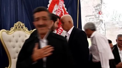 Düğünde geline 4 kilo altın takıldı