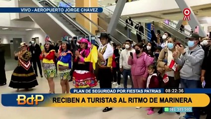 Fiestas Patrias:  Aeropuerto Jorge Chávez recibe a turistas al ritmo de marinera