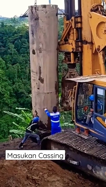 PEMASANGAN CASSING BOR PILE