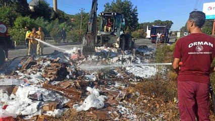 Alev alan çöp kamyonunu orman arazözü söndürdü