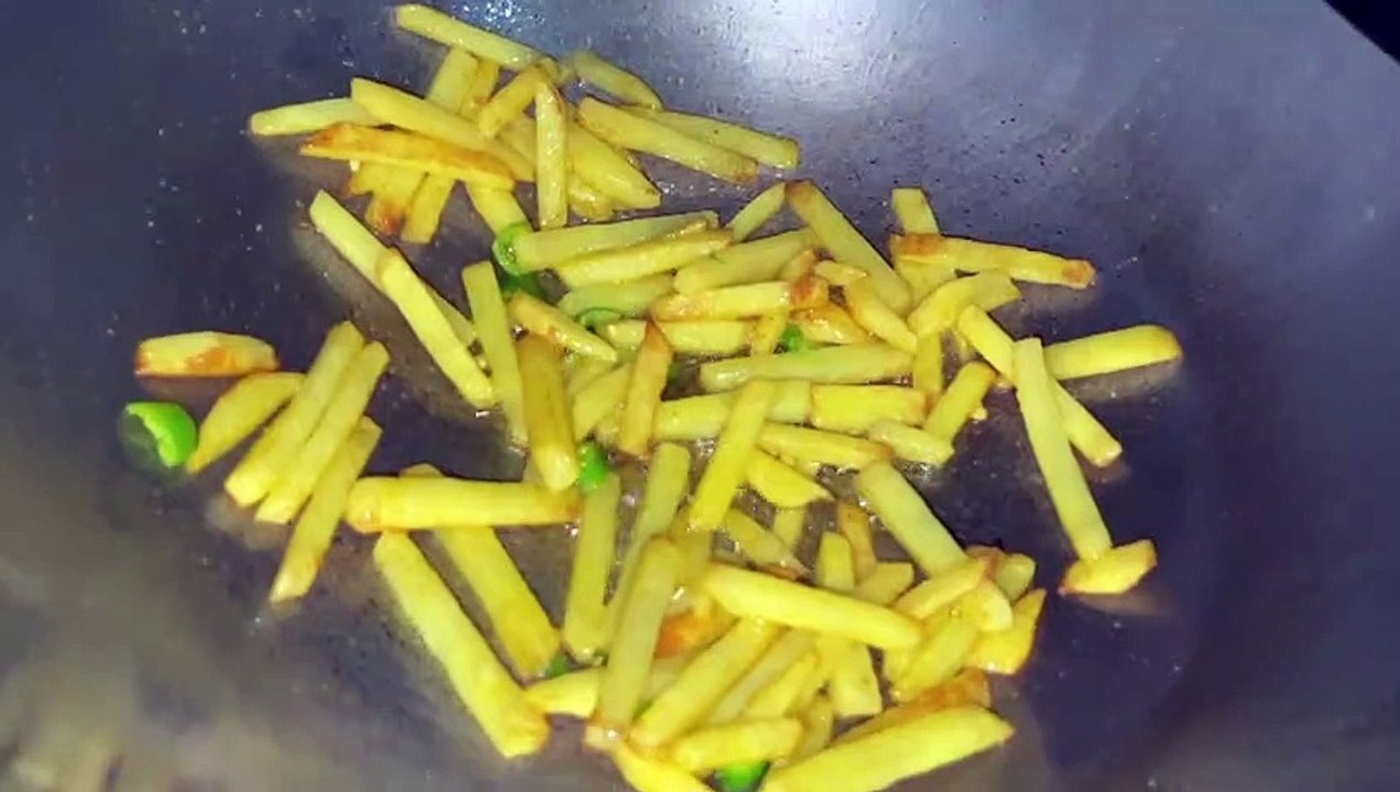 কম খরচে খুব সহজে ঘরে বানিয়ে ফেলতে পারবে  Egg Pasta