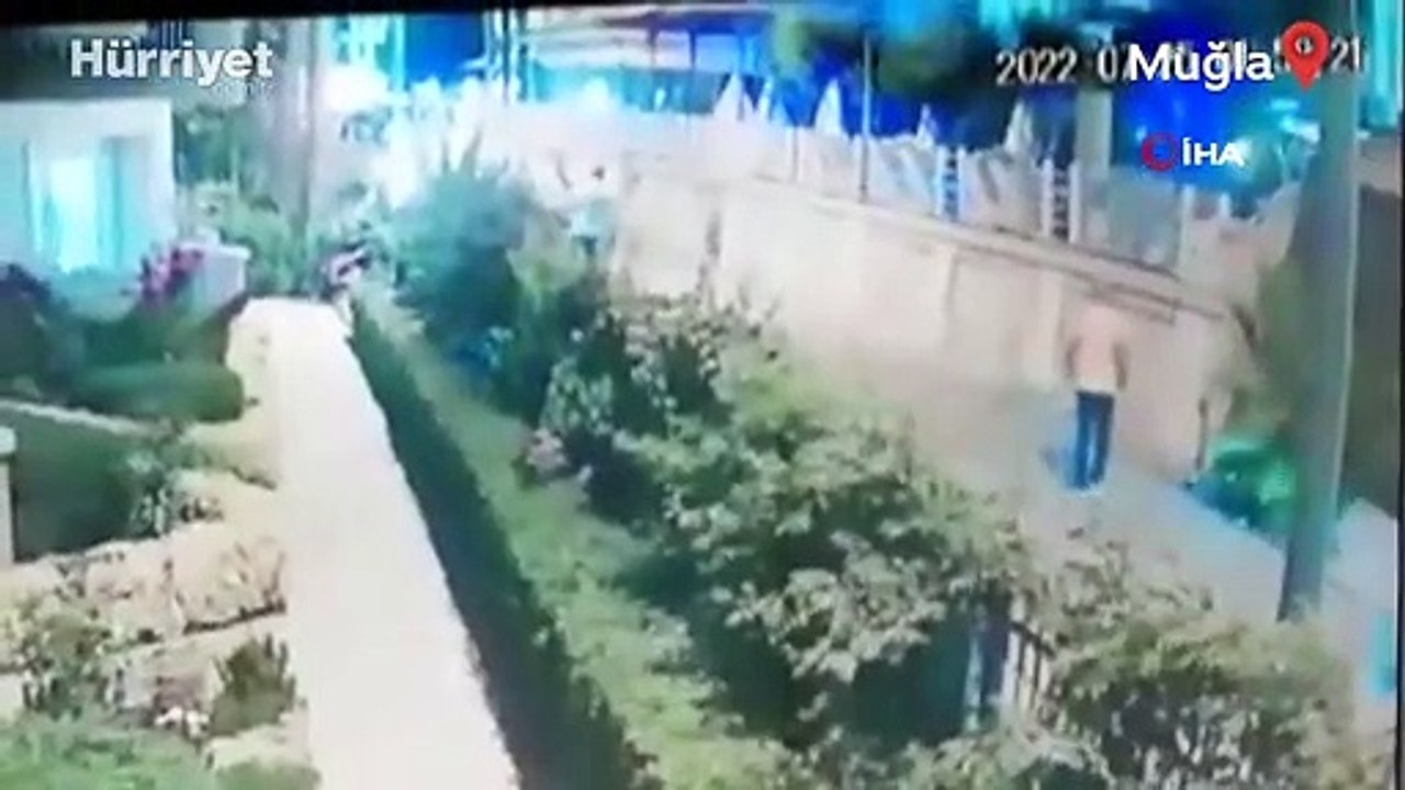 İngiliz gencin 'düştü' diye ifade verdiği babasını döverek öldürdüğü ortaya çıktı