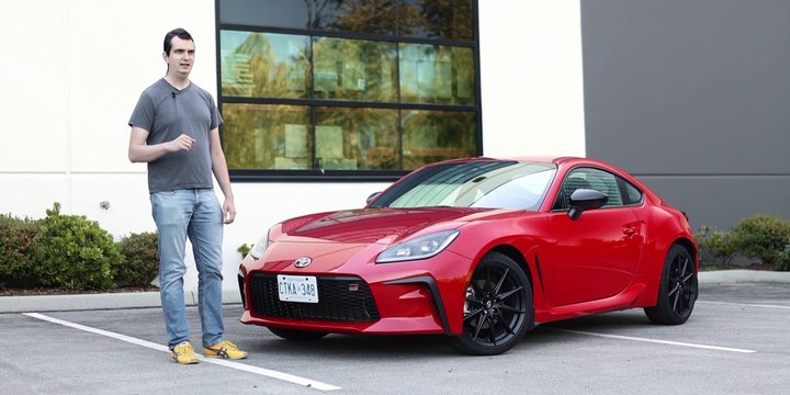 Comparison: 2022 Toyota GR86 vs 2022 Mazda MX-5 Miata / Battle of the Affordable Sports Cars