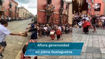 Conmovedor: asistentes a la Guelaguetza hacen 