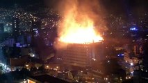 Incendio en La Paz: Piso 13 de un edificio en construcción arde en fuego y provoca la caída de material en llamas