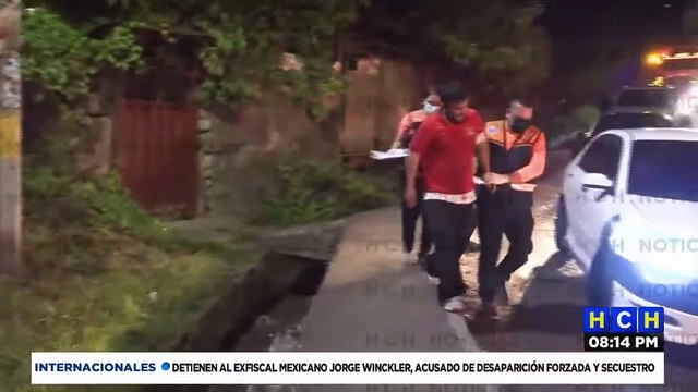 Fuerte accidente vial deja una persona herida en col Divino Paraíso
