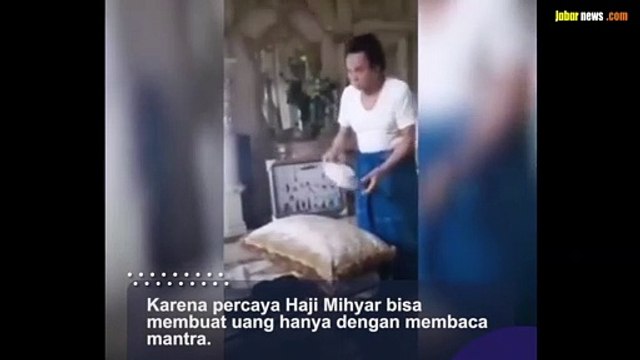 Viral Seorang Pria Munculkan Uang Dari Bawah Piring, Netizen Minta Jokowi Rekrut Jadi Menteri Keuangan