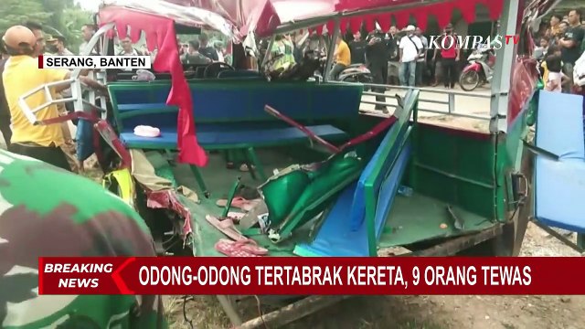 Odong-Odong Tersambar Kereta Api di Perlintasan Tanpa Palang Pintu, 9 Orang Tewas