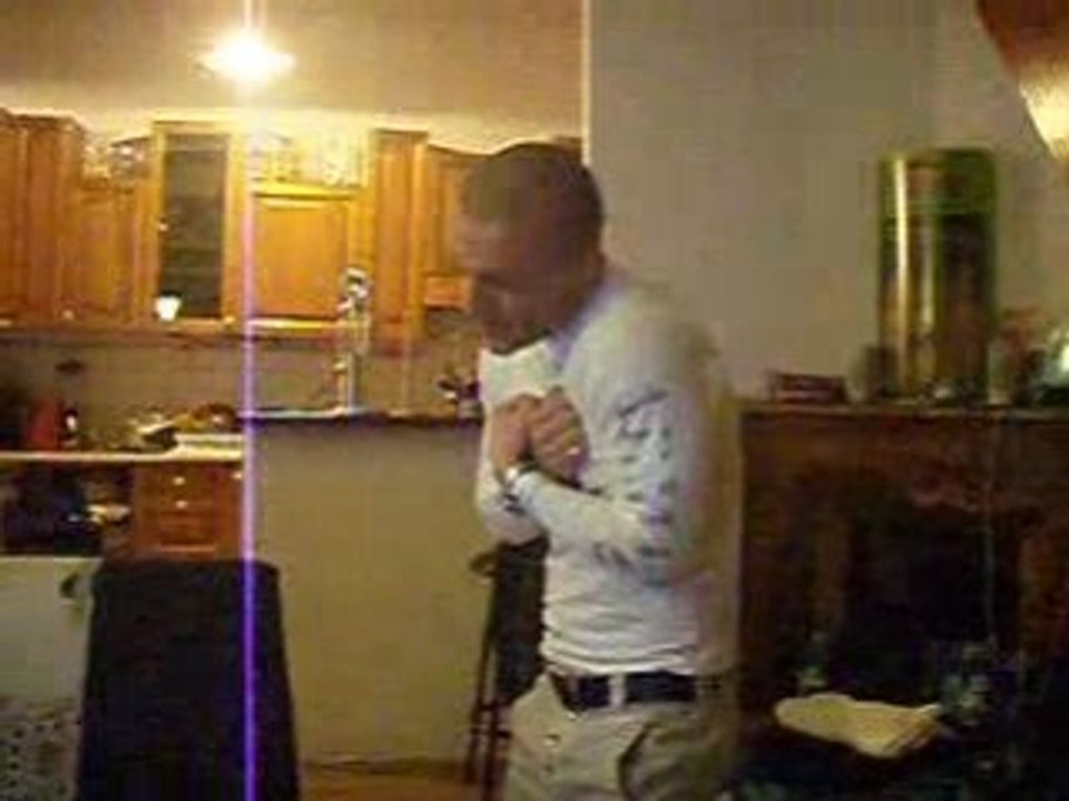 Le retour de dimi: le chanteur-loveur!!