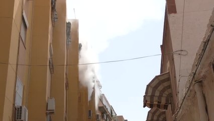 Download Video: Un fallo en el aire acondicionado provoca el incendio de una vivienda en Almería