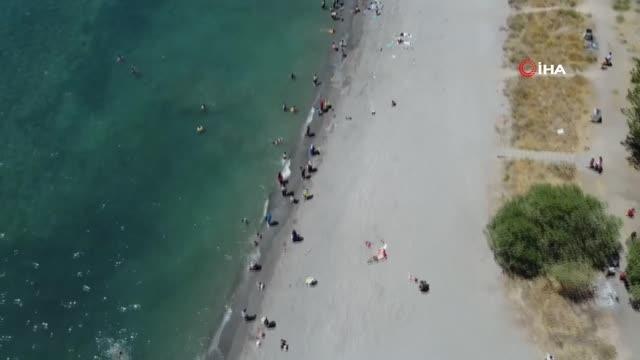 Van Gölü sahilleri Ege sahillerini aratmıyor