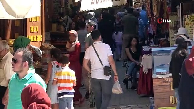 Osmanlı kenti Safranbolu'daki park sorunu, turistleri ve esnafı zor durumda bırakıyor