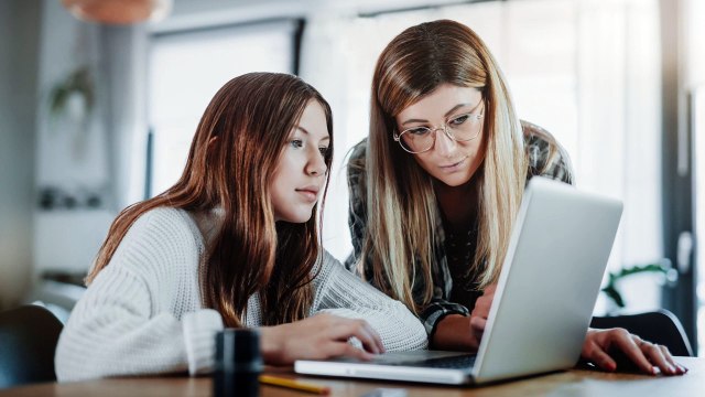 Por qué en la adolescencia nos necesitan tanto (aunque no lo parezca)