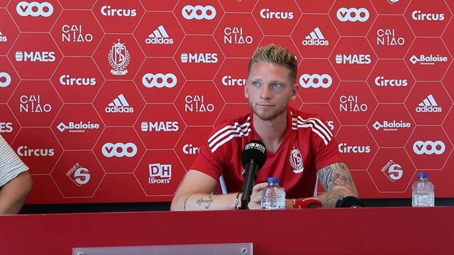 Renaud Emond en conférence de presse pour le Standard de Liège