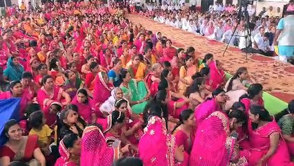 भक्ति नृत्यों के साथ दीक्षार्थी विनोद भैया की गोद भराई