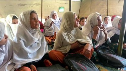Afghanistan: A school that moves with the nomads