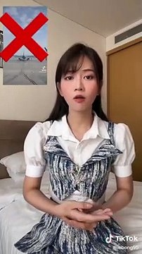 Hot TikToker Lê Bống lên tiếng xin lỗi về trend đặt điện thoại quay ở cửa máy bay